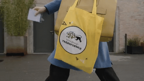 Verwaltungs-Transformer: Baden-Württemberg Löwe auf Wand projiziert Studio Eminent © 2025